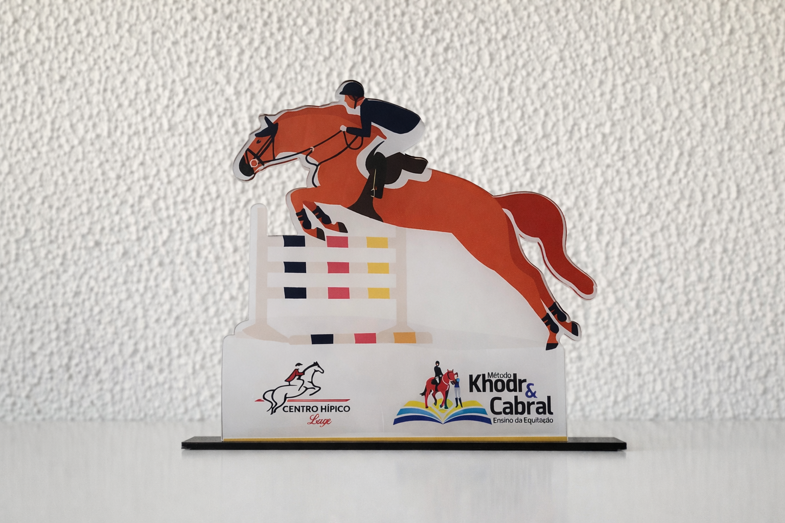 Troféu em Acrílico - Linha Plus: Estiloso e com Design Exclusivo - Troféus - Imagem 4